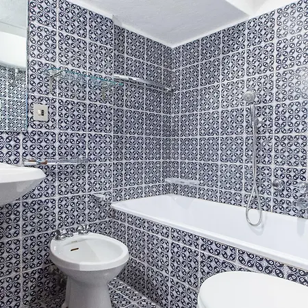 In Pantheon Hotel 3*